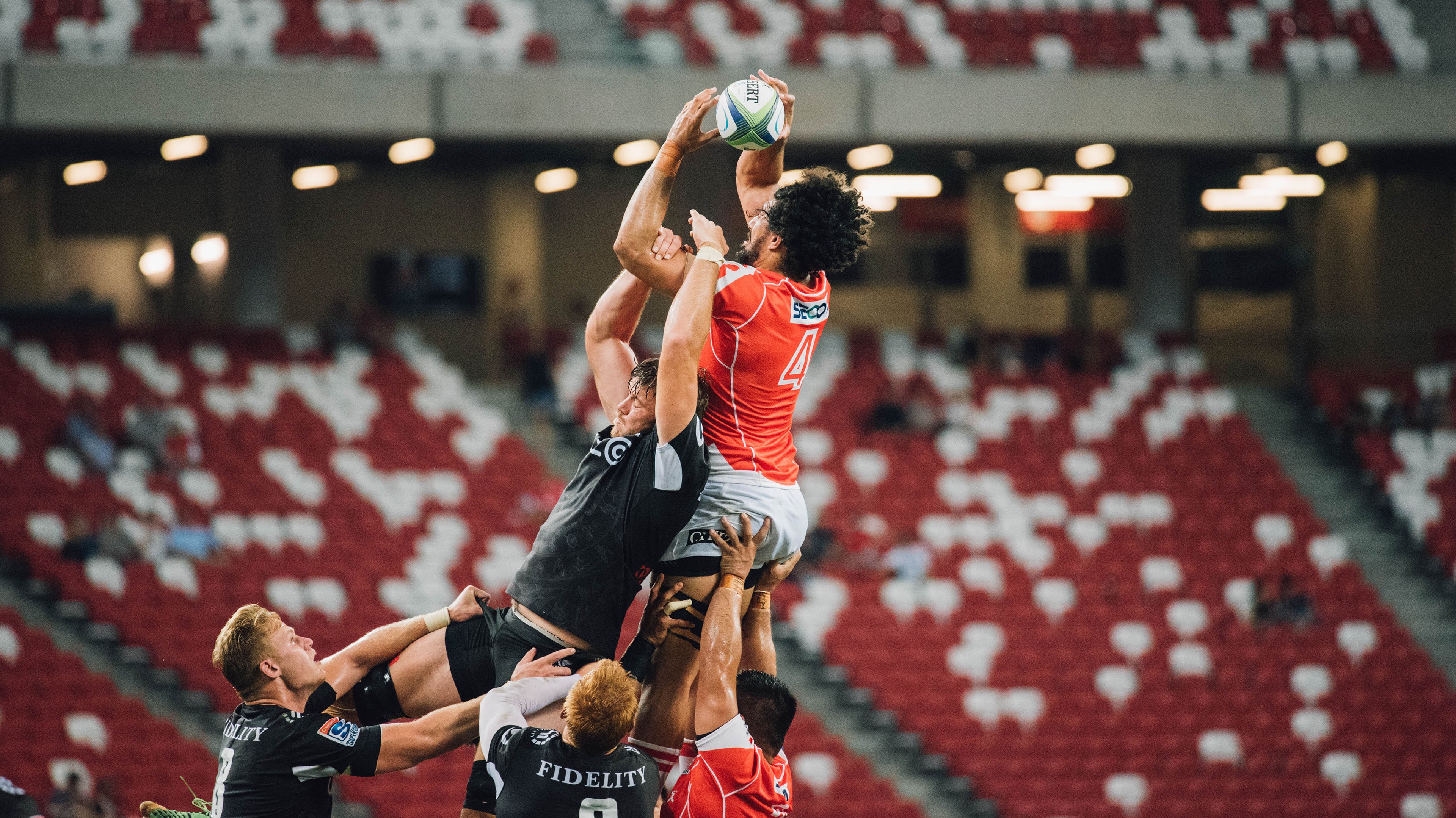 “马科斯·莫奇的出色反应与强力铲球,成为美洲狮队防线的核心”