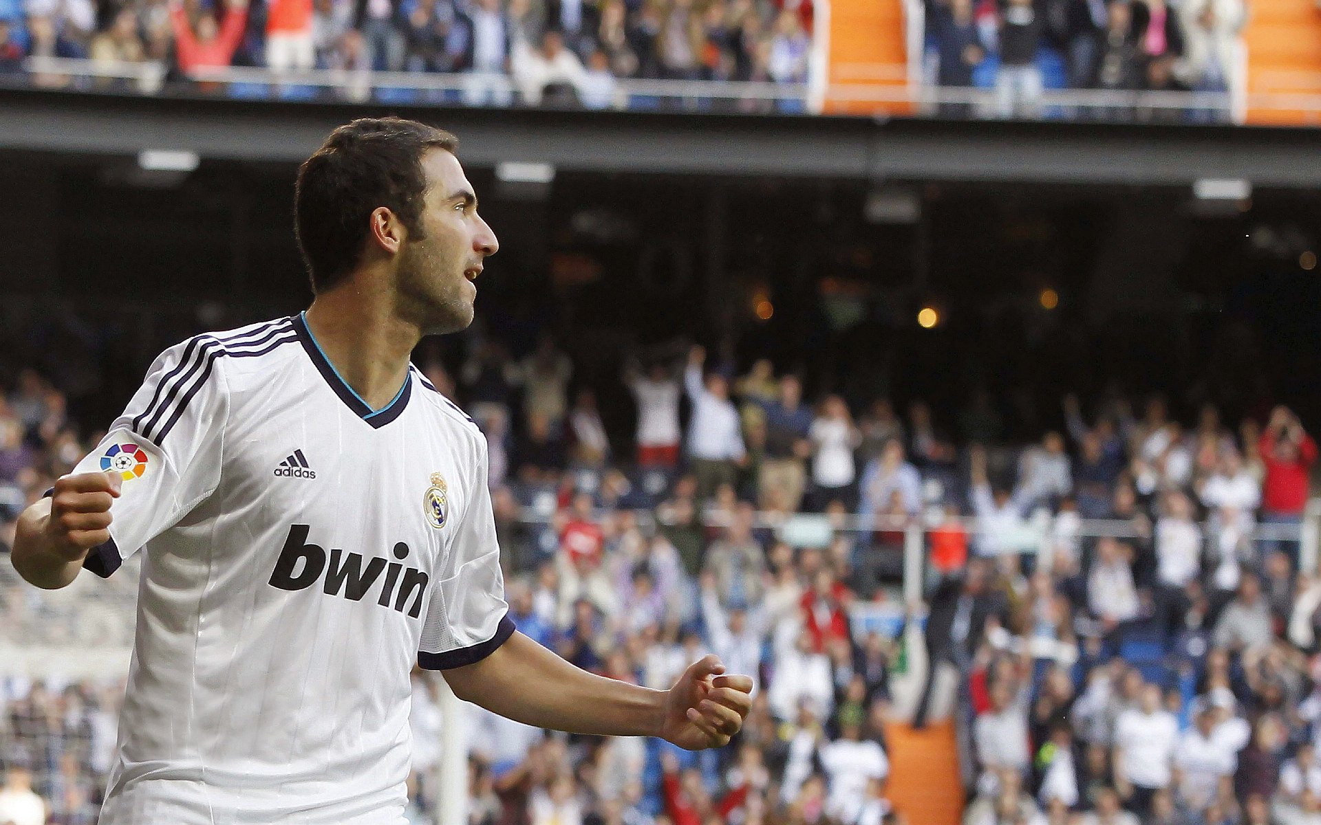 “马科斯·莫奇的出色反应与强力铲球,成为美洲狮队防线的核心”