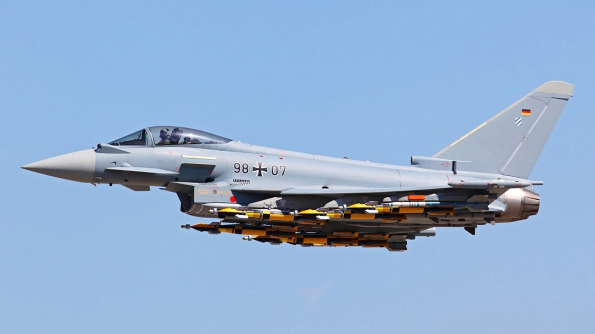 球员场均创造机会数是否决定助攻数存在性，场均20+10助攻