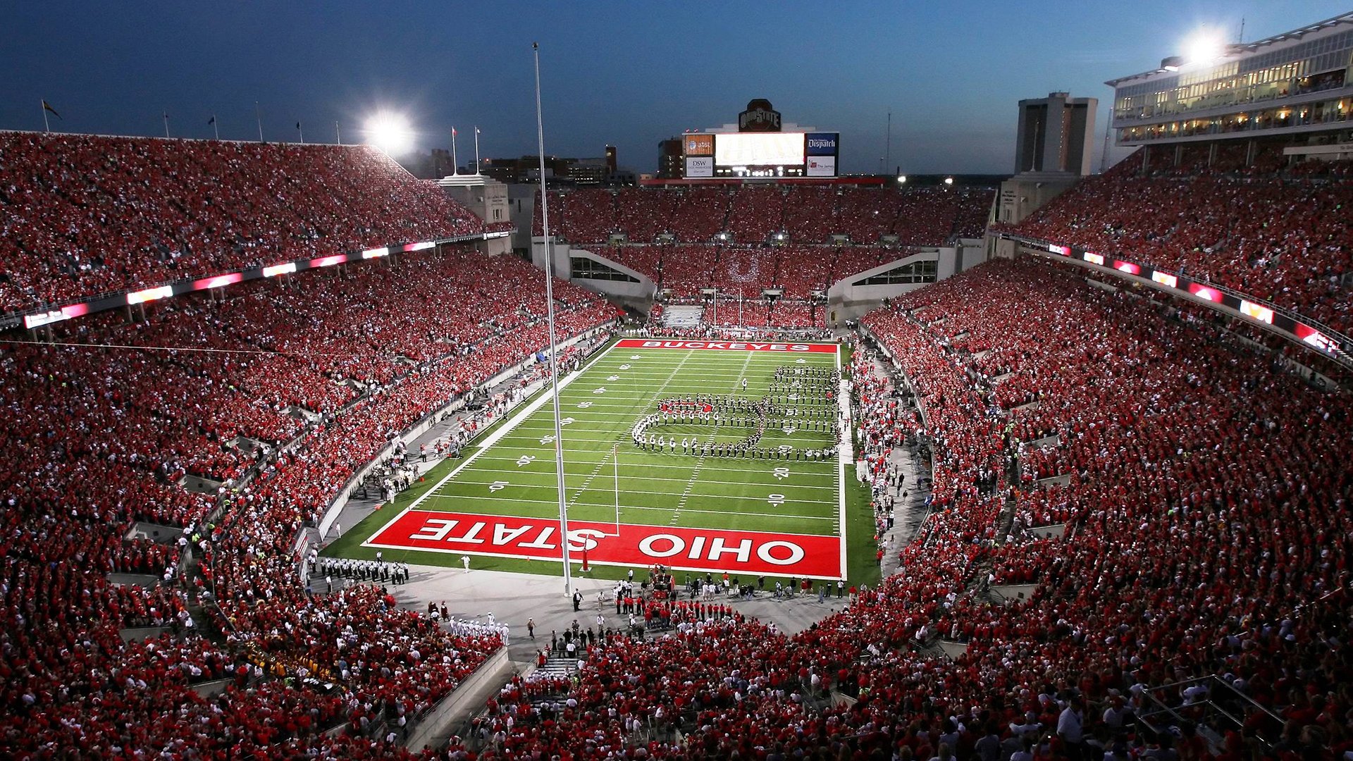 中国足球职业俱乐部赛事营销策略创新多样,国内外足球俱乐部运营对比